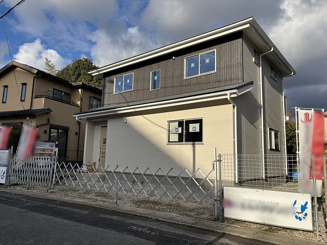 JR 花園駅 徒歩12分
構造:木造
土地面積:175.85平米 ( 53.19坪 ) 建物面積:96.06平米 ( 29.05坪 )