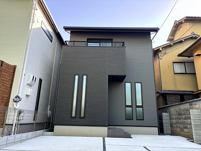 �i�q�@���`�w�@�k��8���@
�\���F�ؑ�
�y�n�ʐ�:108.7���� ( 32.88�� )�@�����ʐ�:89.1���� ( 26.95�� )�@