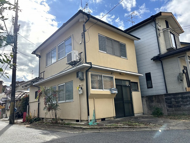 京福 鳴滝駅 徒歩8分
構造:木造
土地面積:58.46平米 ( 17.68坪 ) 建物面積:49.68平米 ( 15.02坪 )