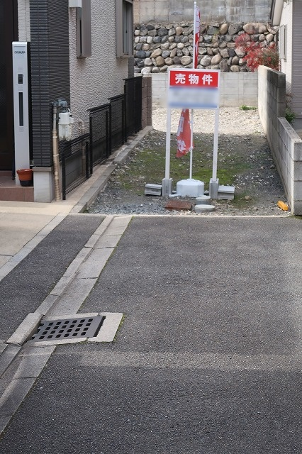 JR 花園駅 徒歩4分
土地面積:57.8平米 ( 17.48坪 )