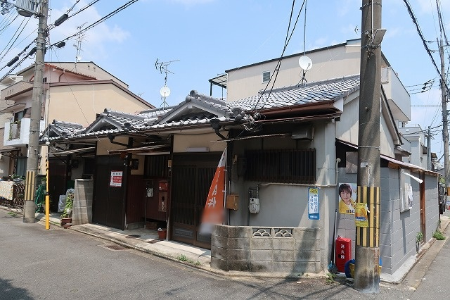 JR 円町駅 徒歩15分
土地面積:70.85平米 ( 21.43坪 )