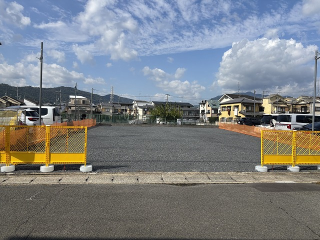 JR 太秦駅 徒歩15分
土地面積:121.2平米 ( 36.66坪 )